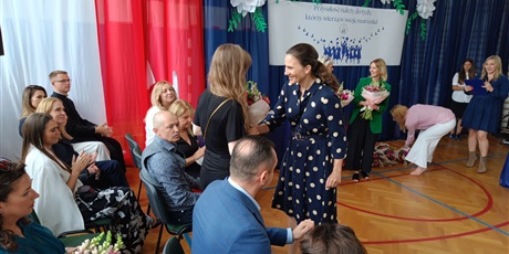 Powiększ grafikę: zakonczenie-roku-szkolnego-klas-osmych-630935.jpg