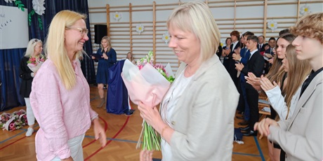 Powiększ grafikę: zakonczenie-roku-szkolnego-klas-osmych-630940.jpg
