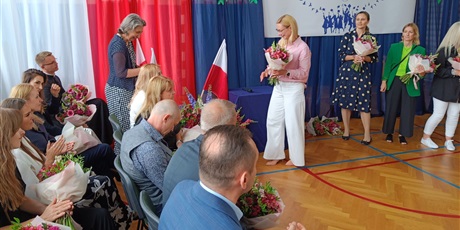 Powiększ grafikę: zakonczenie-roku-szkolnego-klas-osmych-630946.jpg
