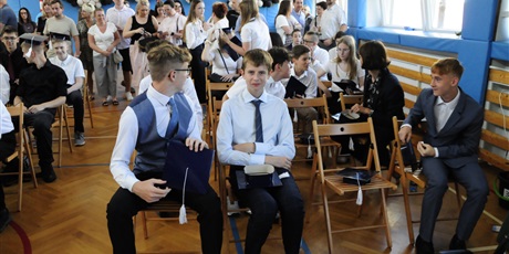 Powiększ grafikę: zakonczenie-roku-szkolnego-klas-osmych-706011.jpg