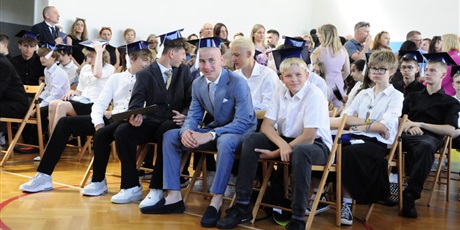 Powiększ grafikę: zakonczenie-roku-szkolnego-klas-osmych-706014.jpg