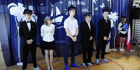Powiększ grafikę: zakonczenie-roku-szkolnego-klas-osmych-706021.jpg