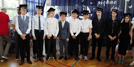 Powiększ grafikę: zakonczenie-roku-szkolnego-klas-osmych-706049.jpg