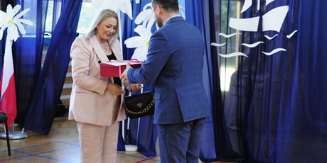Powiększ grafikę: zakonczenie-roku-szkolnego-klas-osmych-706070.jpg