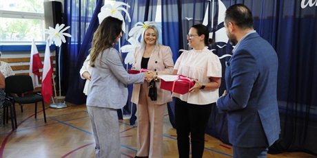 Powiększ grafikę: zakonczenie-roku-szkolnego-klas-osmych-706071.jpg