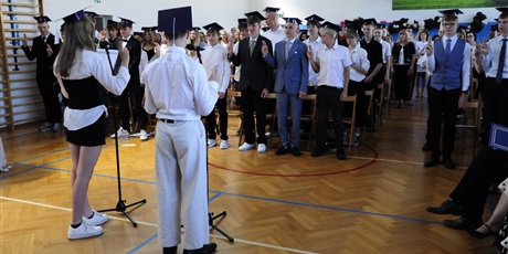 Powiększ grafikę: zakonczenie-roku-szkolnego-klas-osmych-706079.jpg