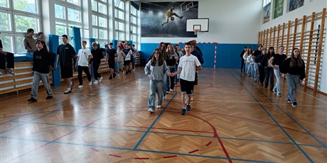 Powiększ grafikę: zbliza-sie-koniec-roku-szkolnego-624385.jpg